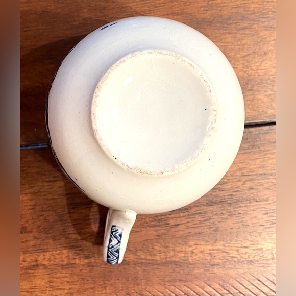 RARE FIND — Antique Blue Flow Coffee Cup but no Makers Mark - Picture 5 of 6